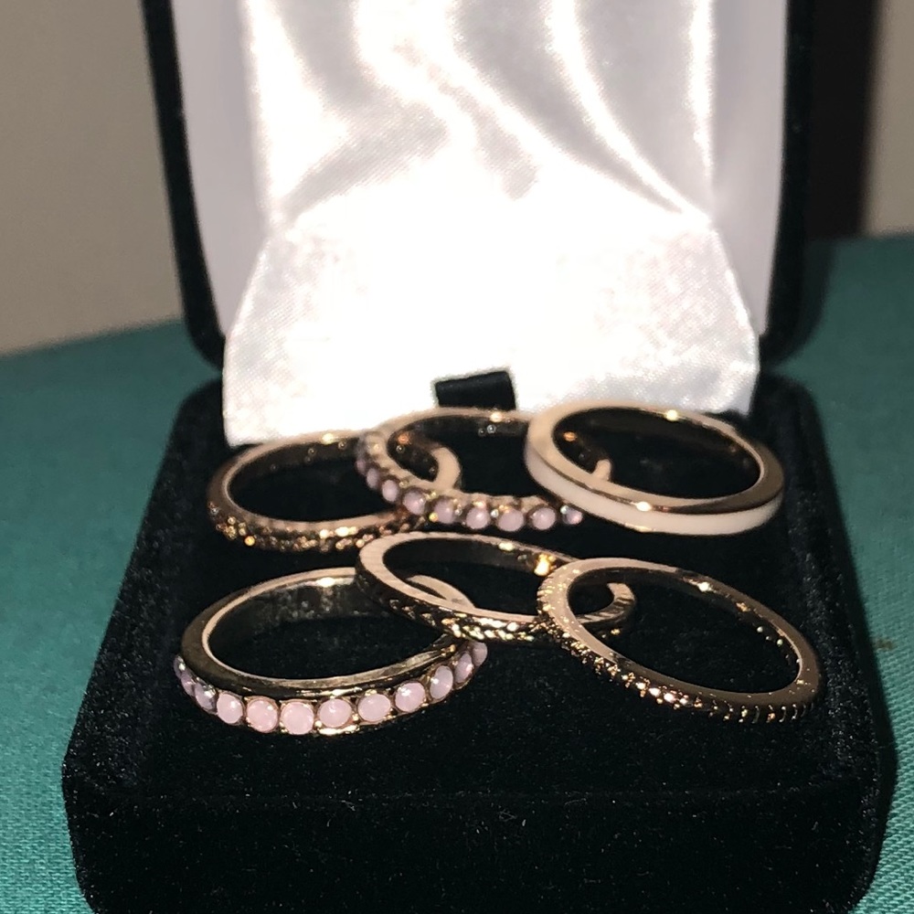 H&M rings with pink diamonds